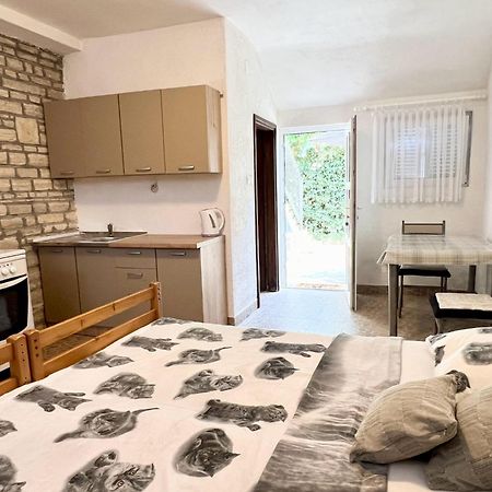 Apartmani Lidija Karin Donji Donji Karin Buitenkant foto